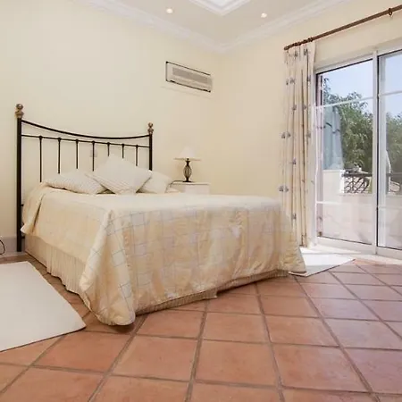 Villa Sleeps 10 Pool Air Con T480065 *