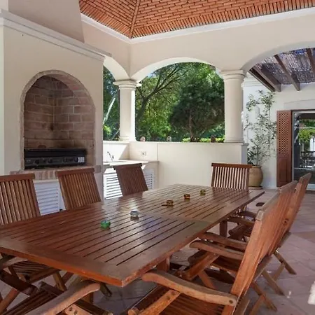 Sleeps 10 Pool Air Con T480065 Vila