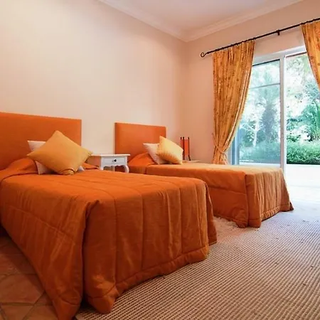 Villa Sleeps 10 Pool Air Con T480065 *